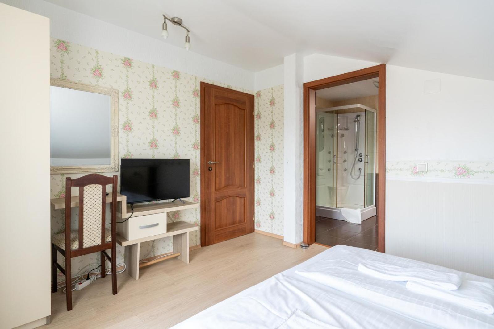 Faraway Aparthotel Near Vienna Airport With Anytime Self Check In Bruck an der Leitha Kamer foto