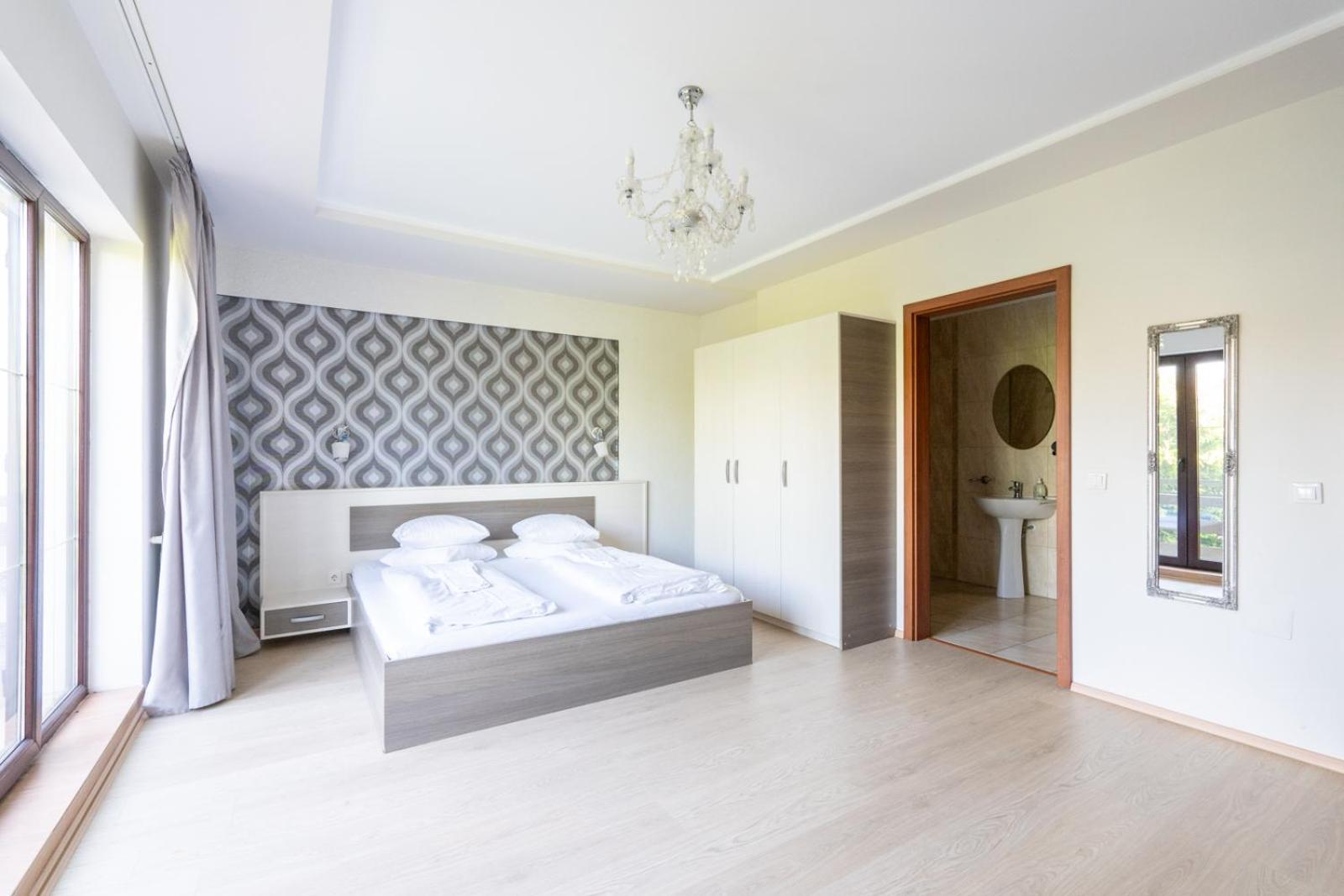 Faraway Aparthotel Near Vienna Airport With Anytime Self Check In Bruck an der Leitha Buitenkant foto